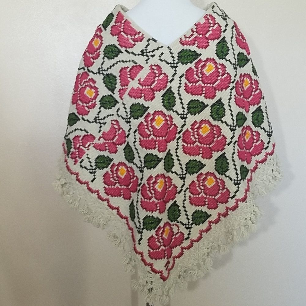 Mexican handwoven wool floral poncho - Picture 3 of 5